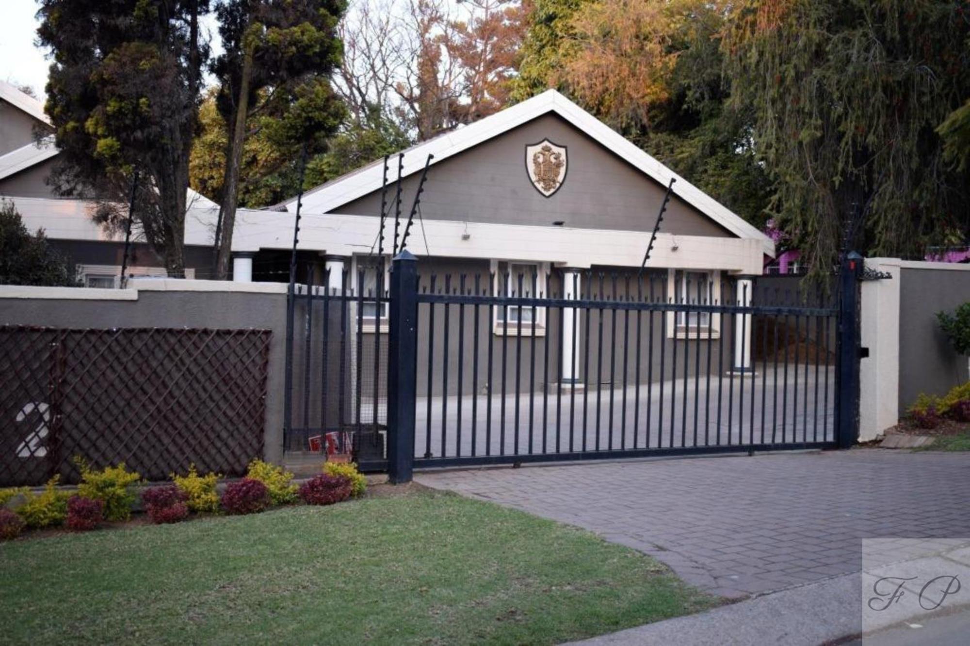The Elephant Room At Frederick'S Place Pretoria-Noord エクステリア 写真